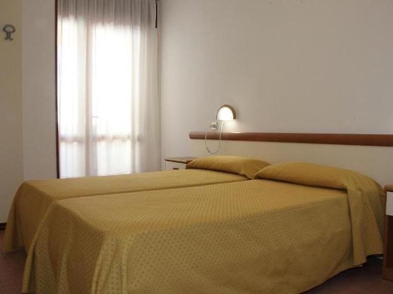 BDDF0B684BFBA8FA8836A5634D06730C