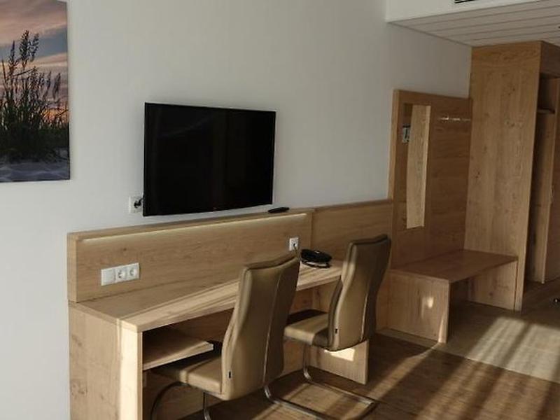 EFFC6B49463F82EEDF3AC18BE4BF9F12