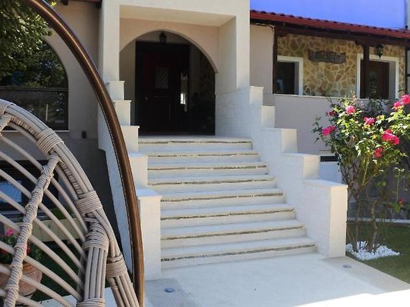 01ED024FD3665F187ED7CC5AF593AA98