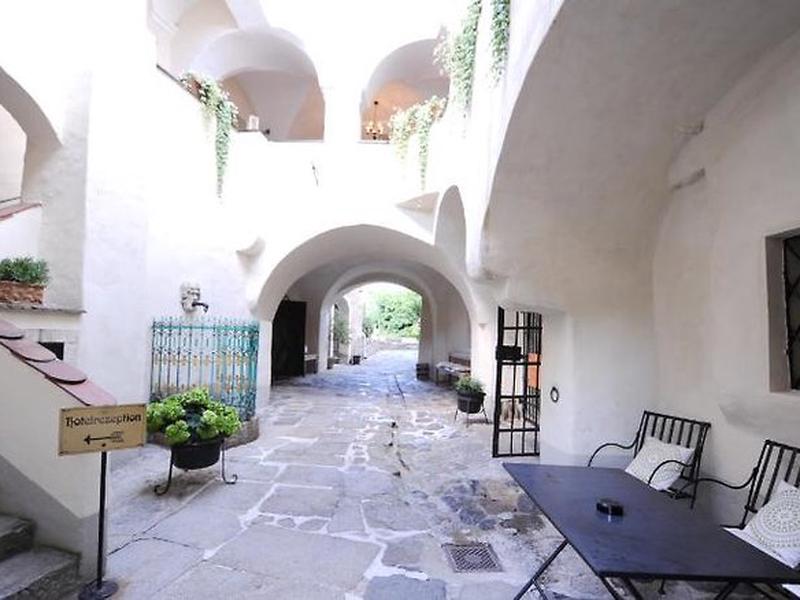 A5E9699433808B9C6FF1E9B3E6A4438A