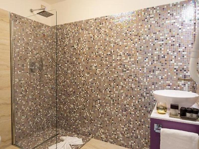 29F3CC339ADD274C62D1AE44D24344FD