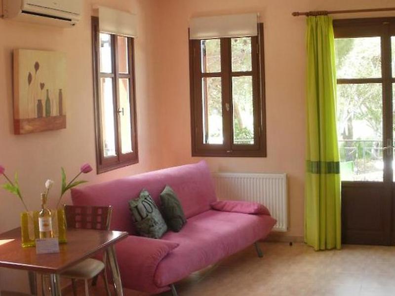 AFA59E184F0B3CAEBF251E0D7DFD533A