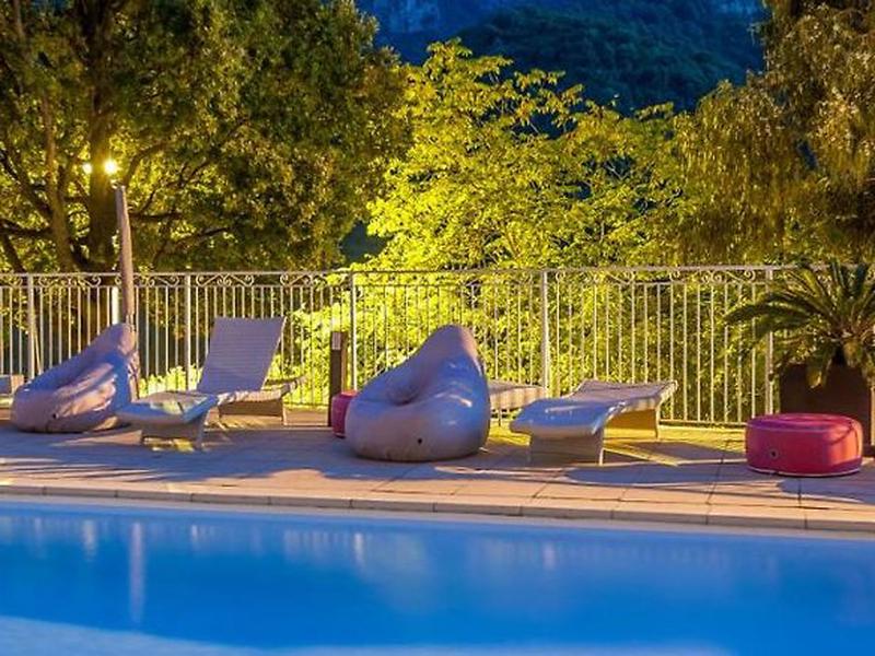 A8E8DAABFE10CCC0BCF54342202DB26B