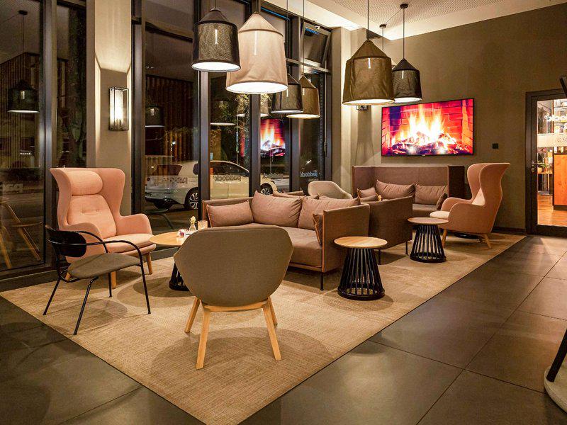 B78AF83AB0D83CC8FCD1A58A6F9AEC03