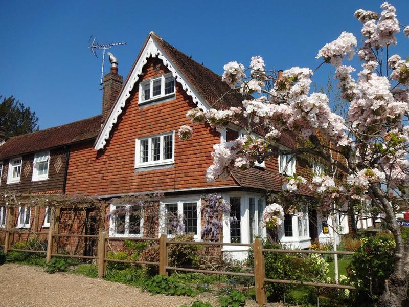 5CD2BBCF21AA6C00817BC84036C4BADA