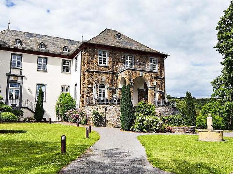 F5CE391DD6823F2D1D18F76B12111224