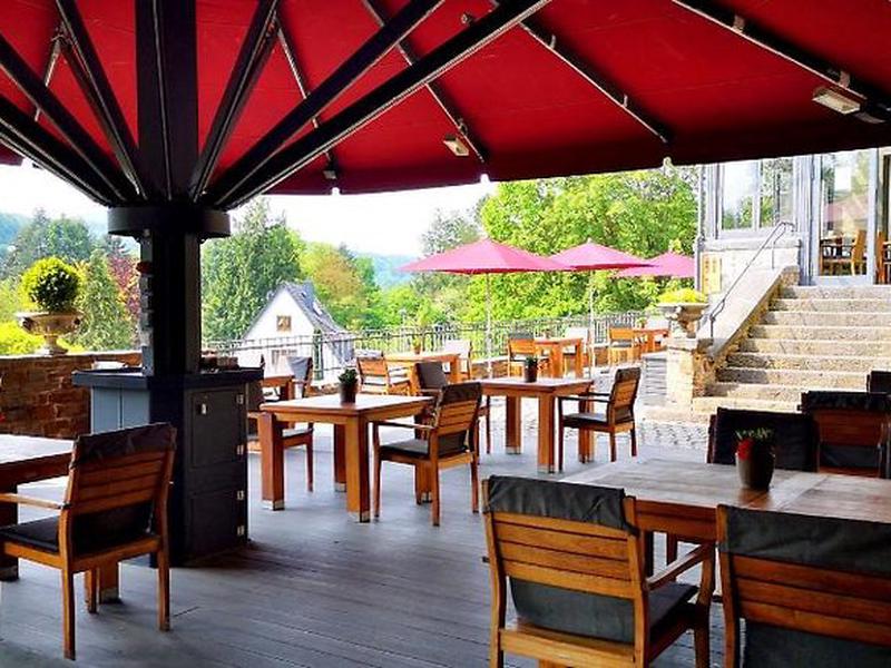 F9535D8E7E421411E5AC549D8C2D126D