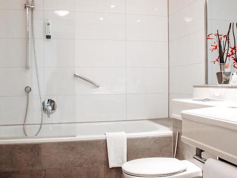 02E8CB33CC2C98E708980B481A6E30DB