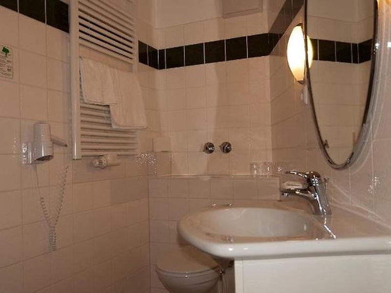 FAB42AF3760003CB41091CCF4FA055EC