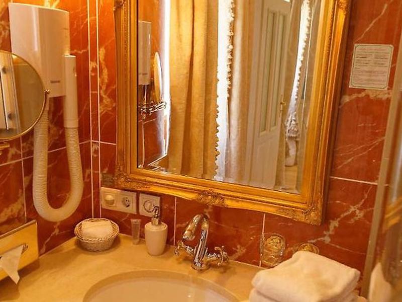 08DD583DC59B0F7C0217FAE8F156F261