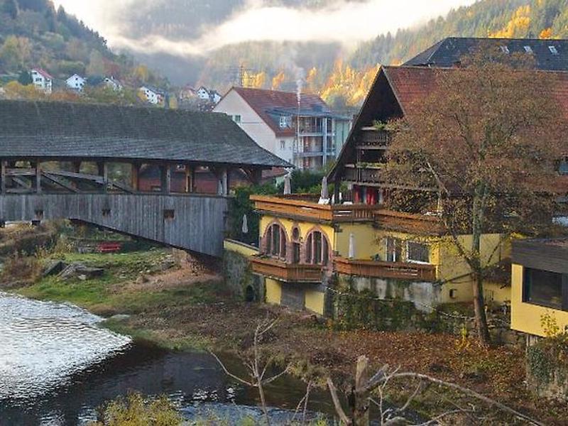 E0B6533AFEDF1689B9F47A33E2EB4662