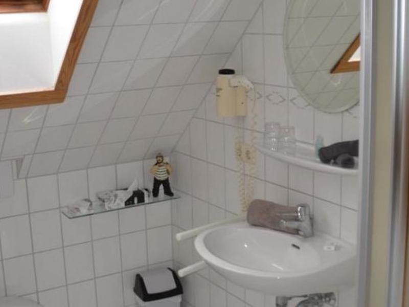 B3C5CBAF6CBB6E7813C93E373370CBD4