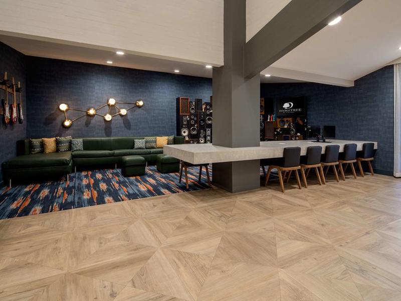 698EC0FA64561A047DE80DF98B4FBB06