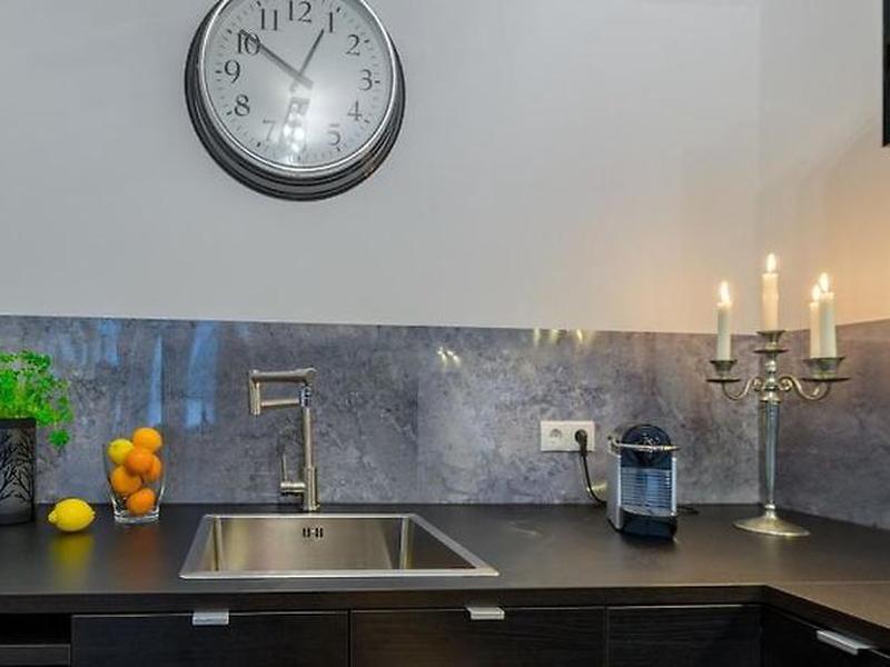 07E315EC24A8A824E81612F2AFBDAB7B