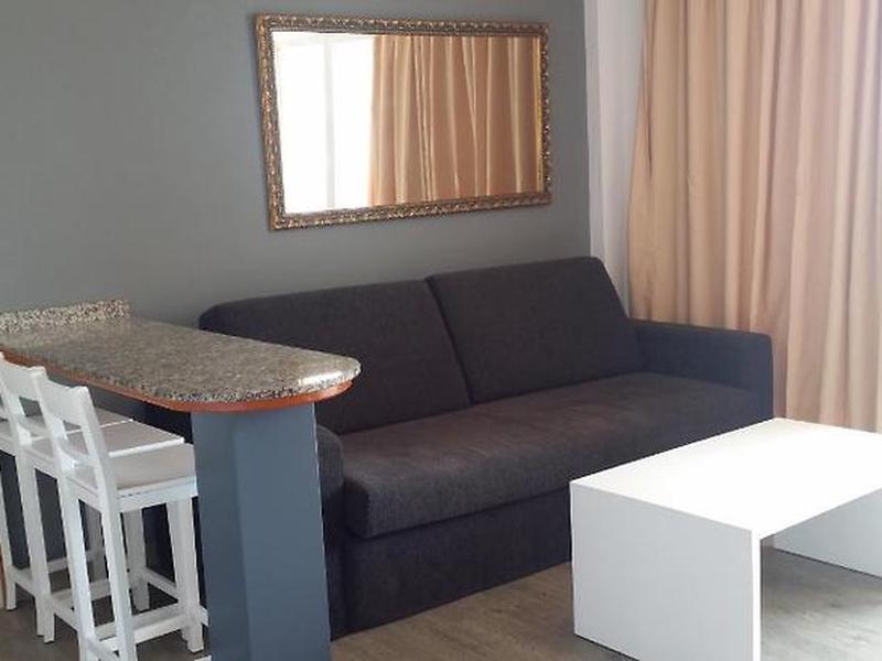 90E5DEB3629BD73697FE17C8FA49AF4E