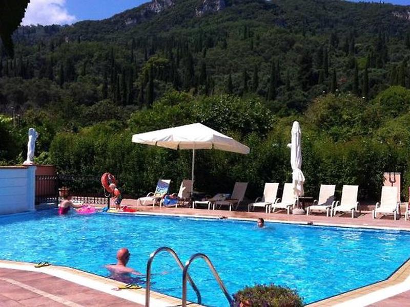 E48A21C9EE54B3371230F690C2041CCE