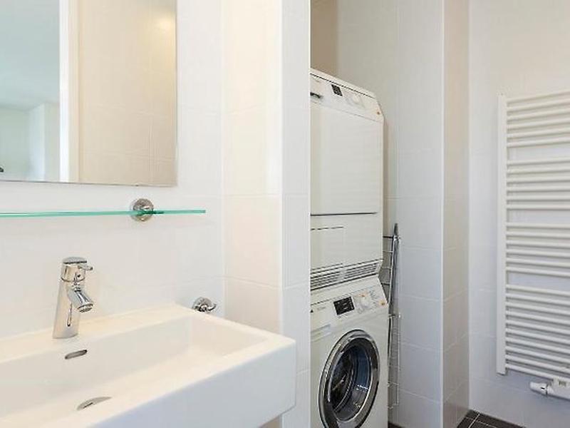 08FA0B7DB624D5B516E5528B0D0516A4