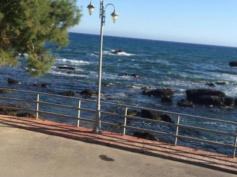 EC2F69E35A932F9FFC9D407F36BE3B35