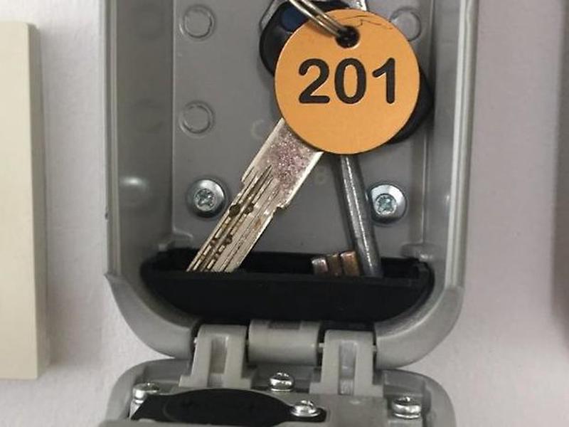 12FDF6573BA5732873C9465541703911