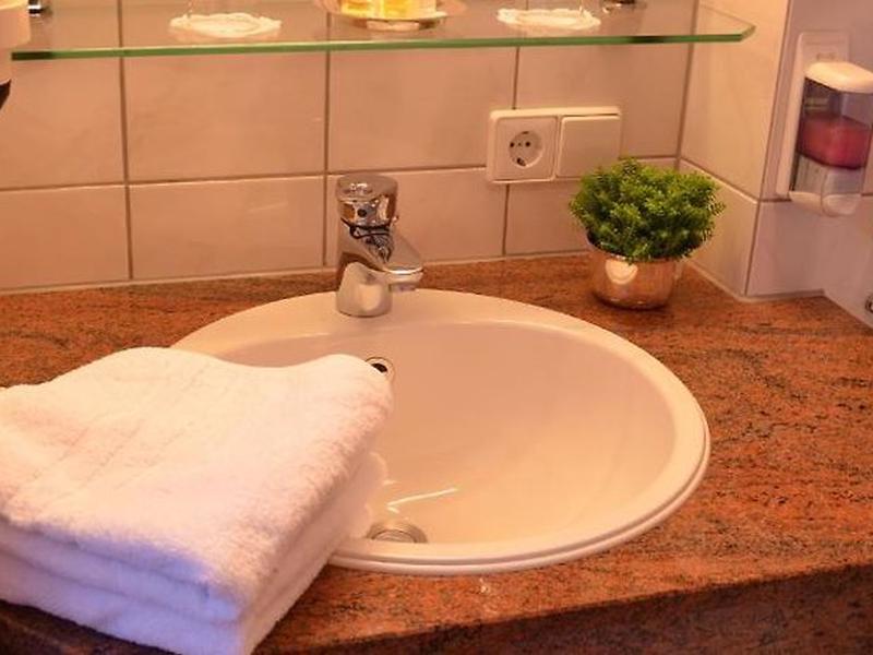 5C88F4F5514F0142FBFB0C903C0FFFBD