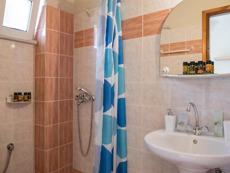 FB0F2C87A5B77393BBB10CB0B5D450BD