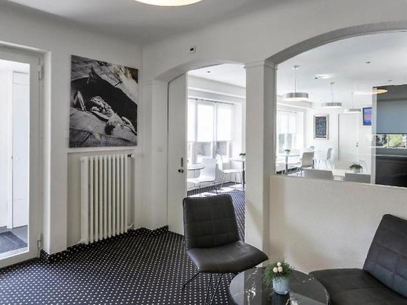 036079CB3242F10382B10A84B9C7C77B