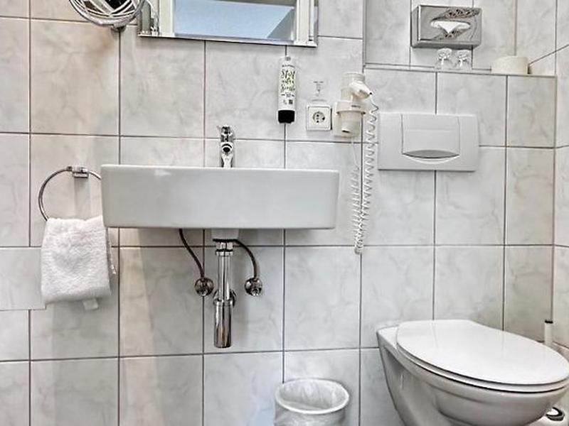 6367CC358DF4E1E80B19000B906CBC67