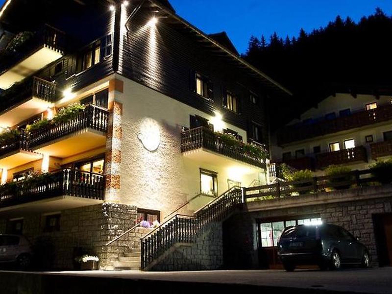 BF5A79BDF7CEF7C70F1E944E67B1C8BD