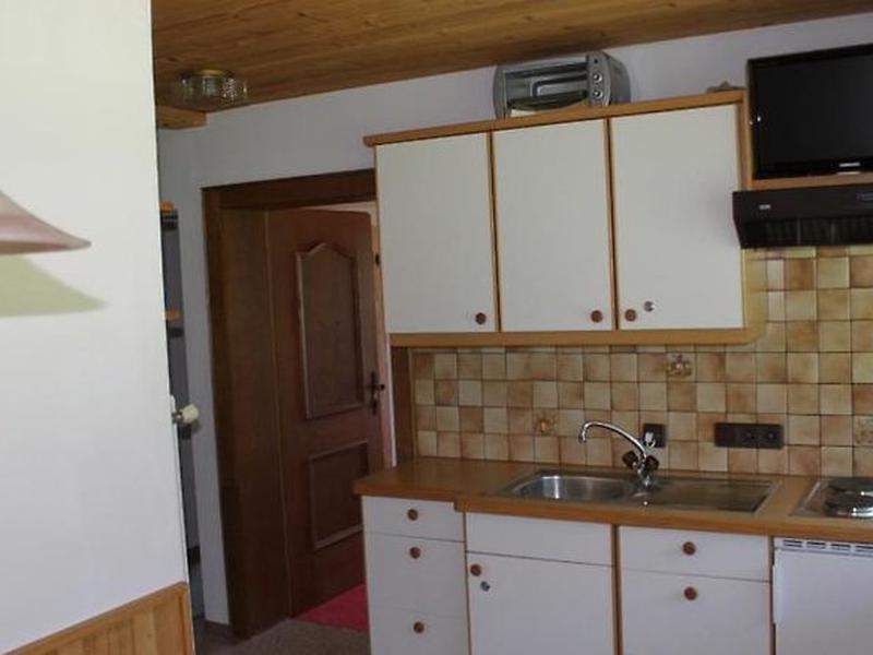 9E8CE480EC04299E277BE848229DB122