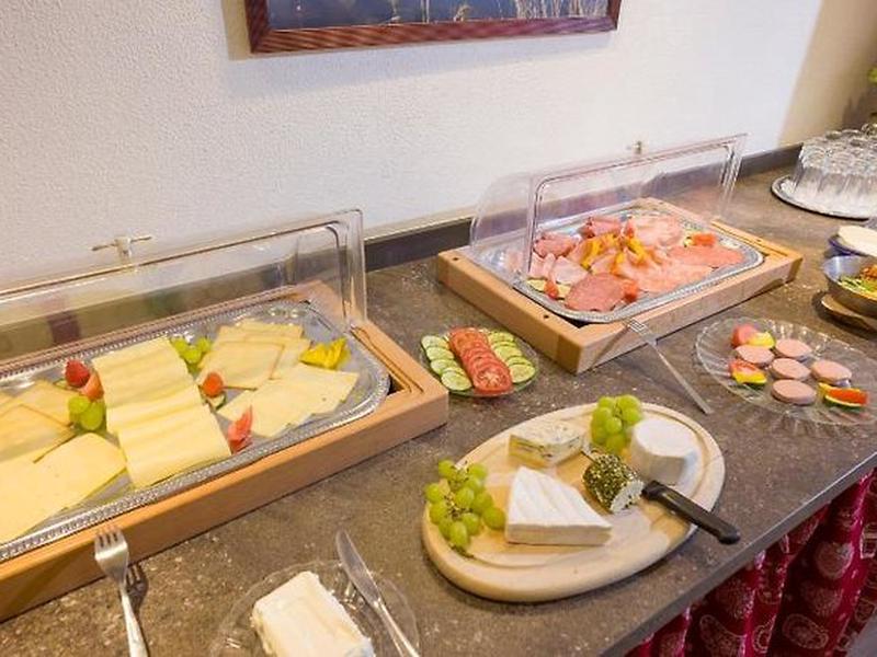 600AE3DD8EC403D0562EE8873456A03B