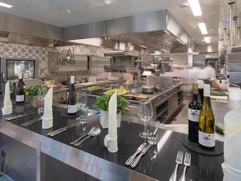 6FC57BA9B57EC1D8C8BBC942863C051E