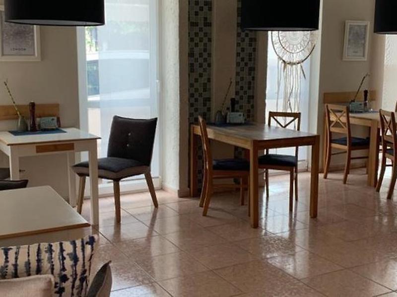 AC0BEC9C7F4515E25A4163FA681EFDC0