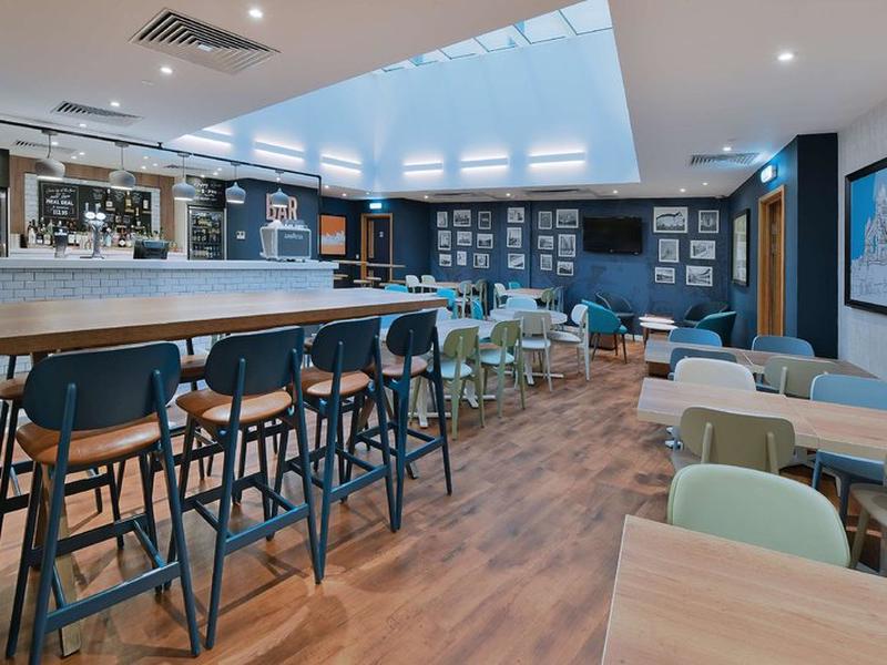 F736606F1EFB0E2F53249D9664F7B1FE