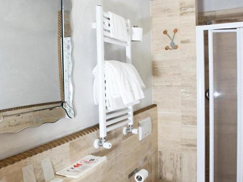 4B8DFD6D195D78BDBA9BAB984F33E0B5