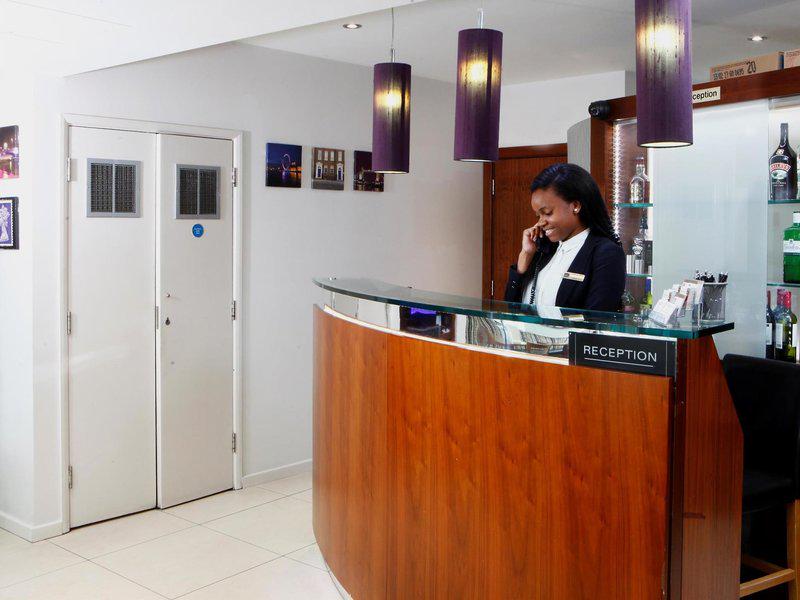 EEF622D4FA8935F43E21B97AE4D03406