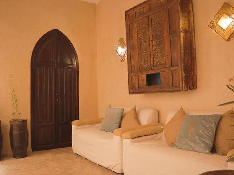 FA4A462FB9D4E35A16826686E54F3039