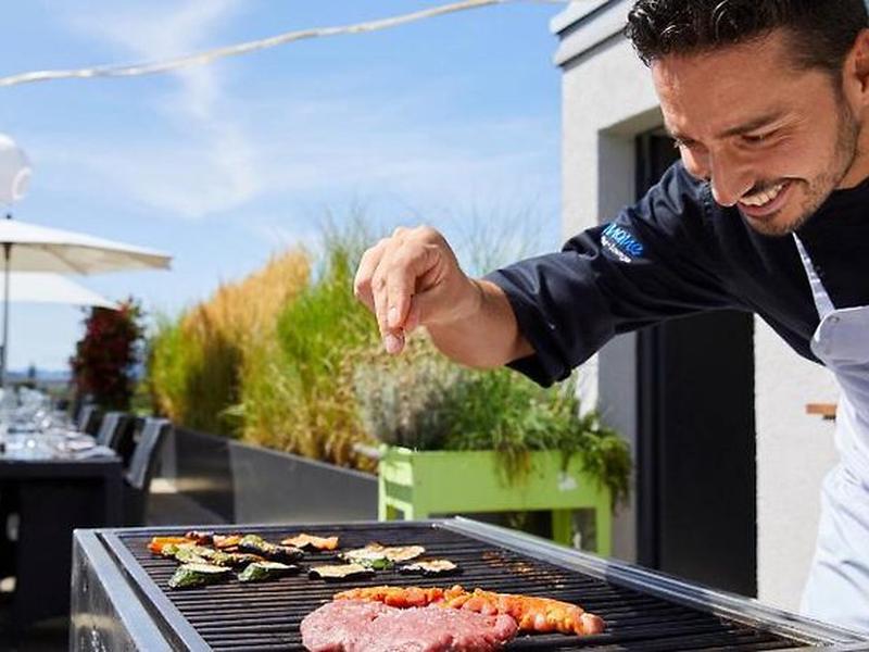 33BAD9A17879912F960332F7DED8399E