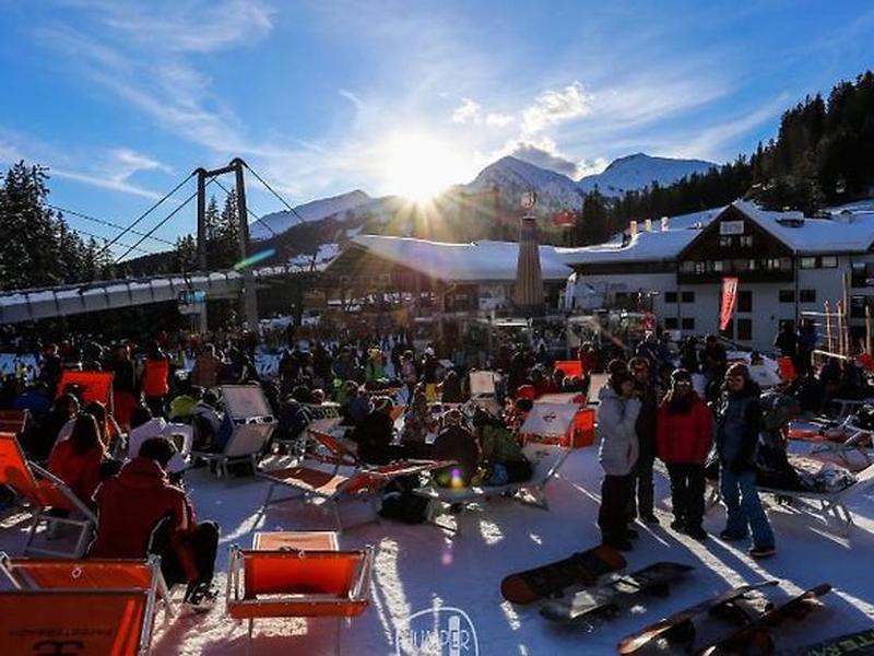 A14597053F93B6592D19E77AF907BCA7