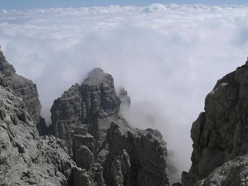 B4E39DD6AA8DA881C867B9F230FBD365