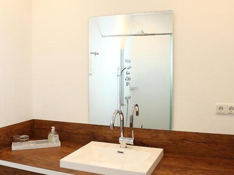 0C3DF466286B0118A3AACFD24D2CD63E