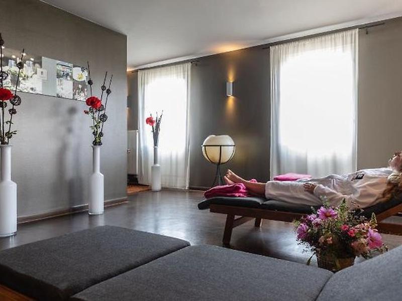 4A77E684995765303A9314BD01CBAC60