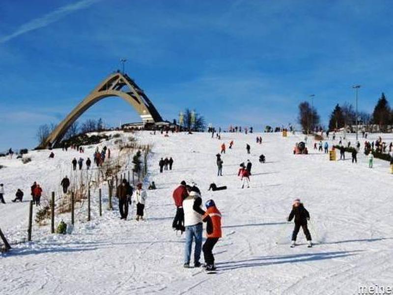 193AF72FC81BF7D9C0C84560C5663E82