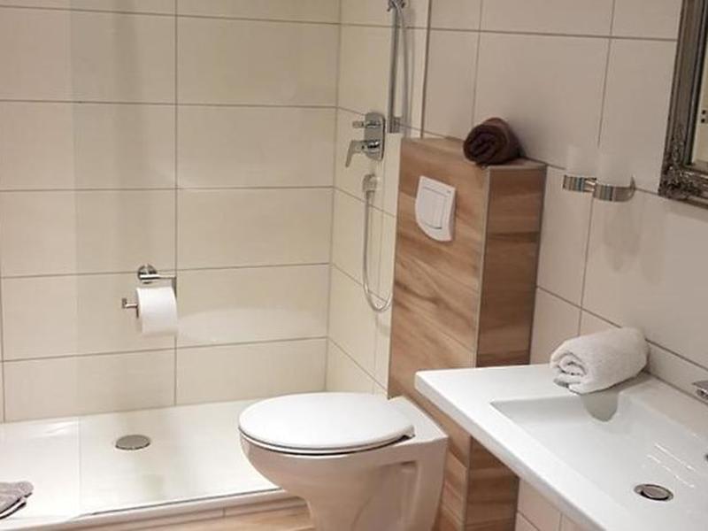 C3E47694F26BE85BC6A8F1709779EBC9