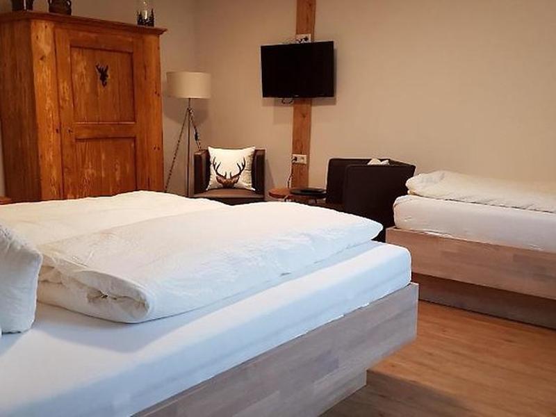 9EB515F52053C252EAF2C874BADC0F4E