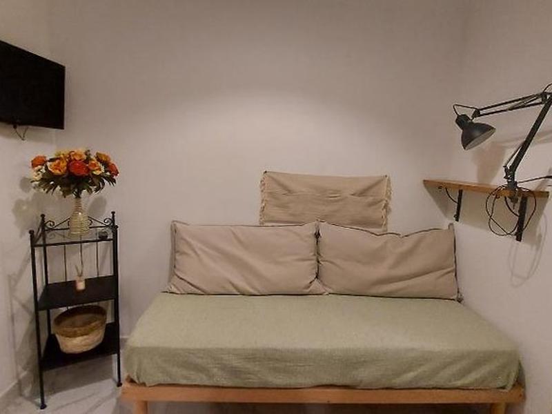 9A3D76E58E85069DA23E8D6628D58CA6