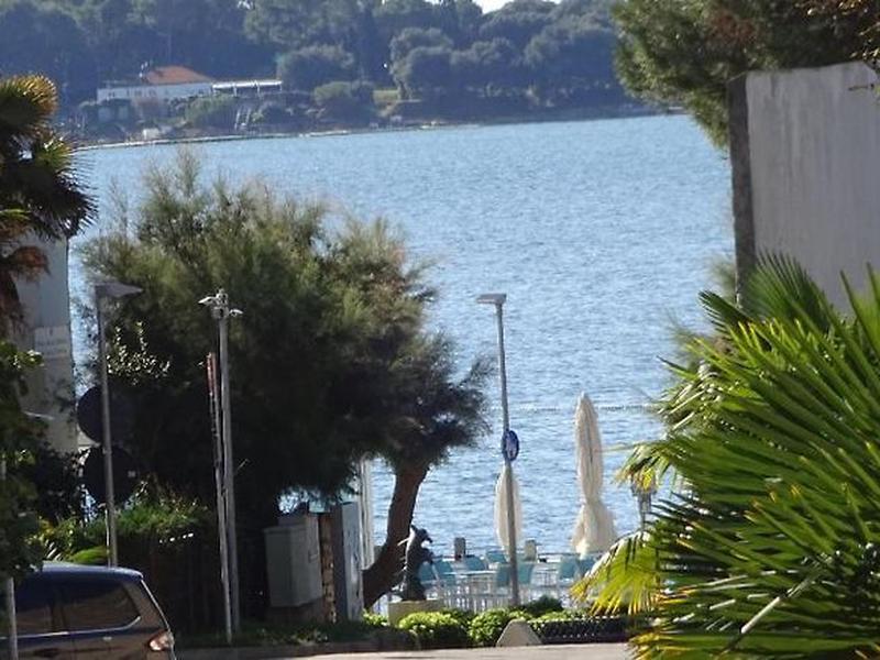 2134373FF75F5B05021ADDF719C1E111