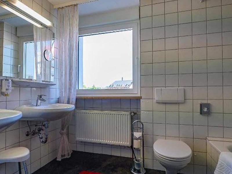 CEEB44BAD8113B24DABD3EFD3EC86838