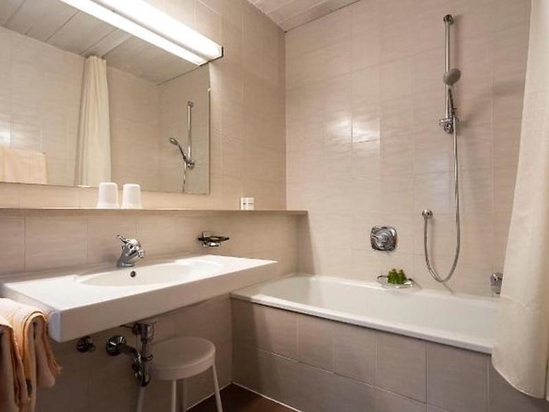 4CCC9AE35E56BFD0529F5358B5AC98AB