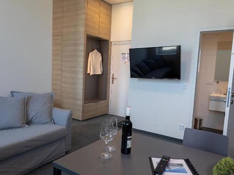 FCBFB3E4E4AA76801C58C31E58DA1550