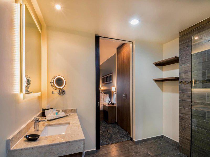 AB03411065015196B02D2F5D4CFD33D0